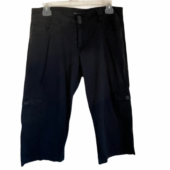 Baccini Black Capris - Picture 5 of 11